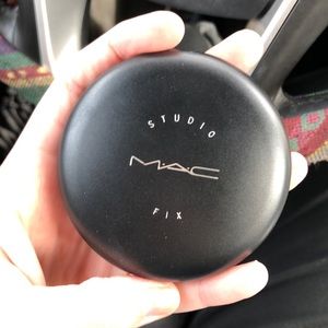 Mac studio fix pressed powder foundation